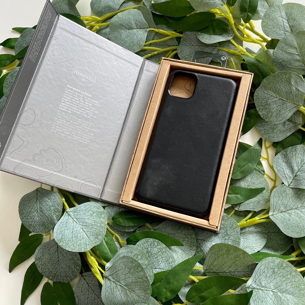 Nomad Rugged Leather Case  iPhone 11 Pro Max